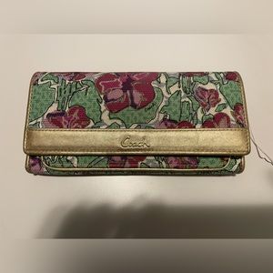 BEAUTIFUL Coach Wallet